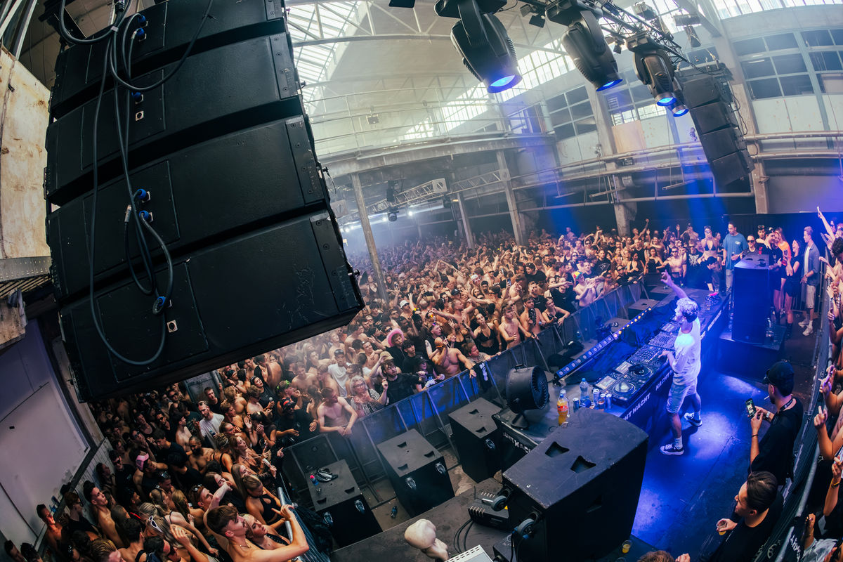 Loading... just a sec